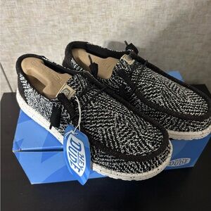 Women’s Hey Dude size 9